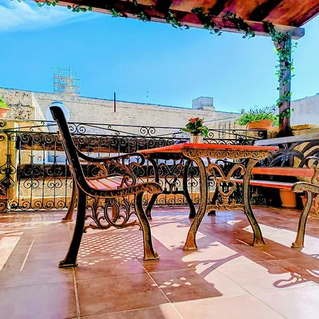 펜션 Mdina Gate Retreat - A Charming House Of Character 라바트