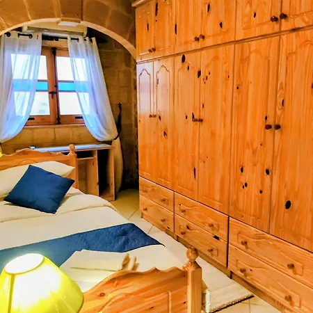 Mdina Gate Retreat - A Charming House Of Character Рабат