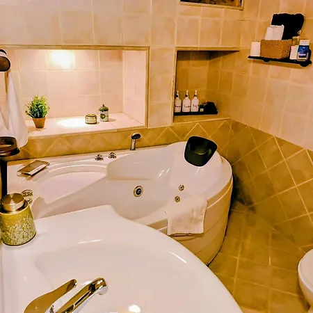 Semesterbostad Mdina Gate Retreat - A Charming House Of Character *